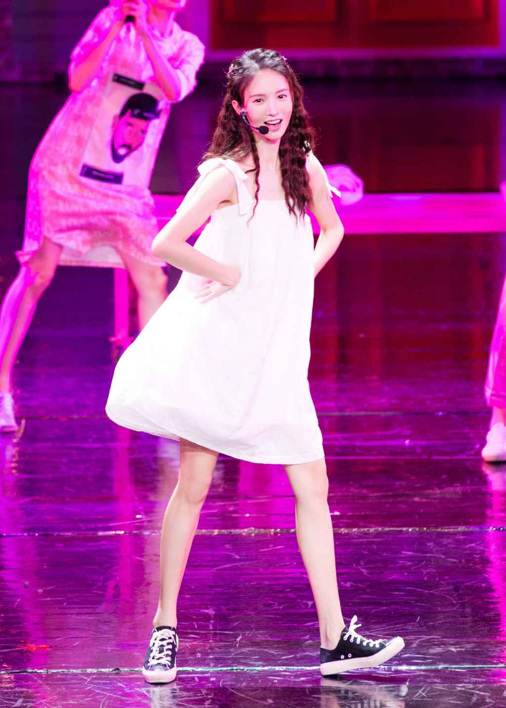 金晨《跨界歌王》翻唱经典 浙江卫视秋季盛典与闺蜜团向美好致意