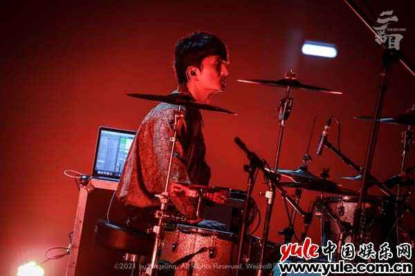 二番目乐队单曲《轻舟》上线 穿千年与李白举杯同饮