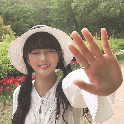 Apink 普美邀粉丝一起庆生 个人见面会门票今晚开卖！