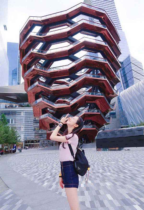 韩雪晒标准游客照 麻花辫俏皮可爱活力十足