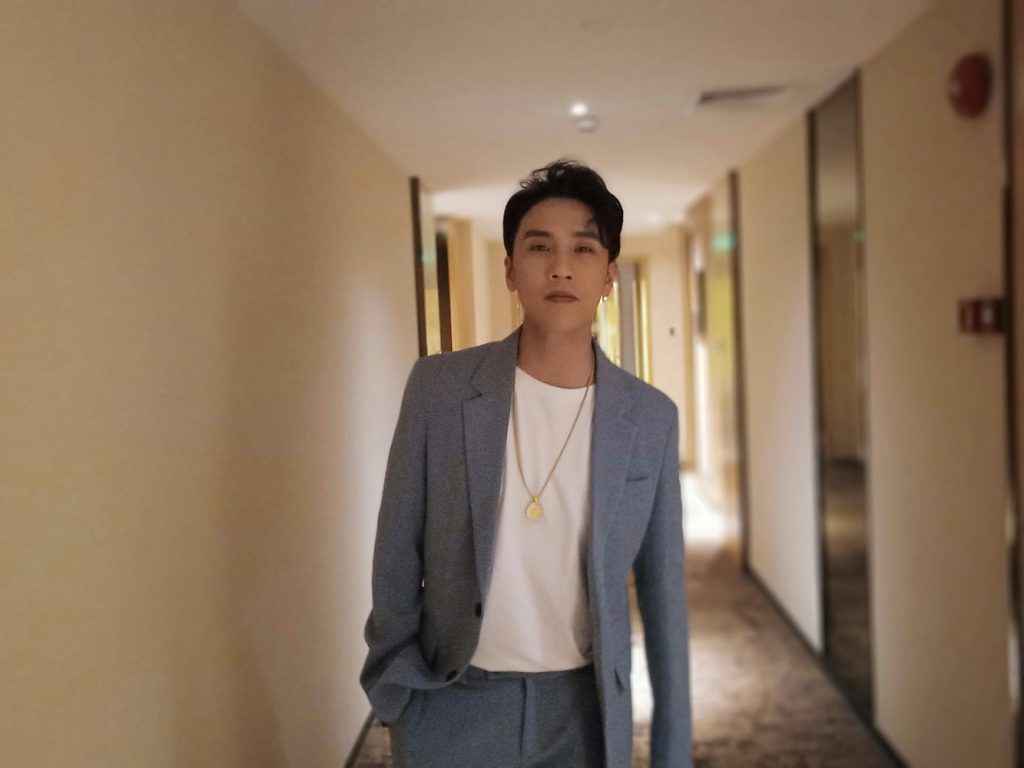 陈乐基出席“献礼70华诞”全明星盛典 获年度最佳男艺人奖