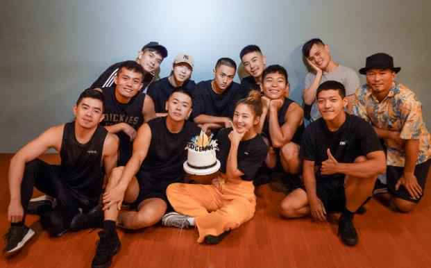 鬼鬼吴映洁新专《GX》生日当天预售起跑 “时尚幺怪”再秀腰功