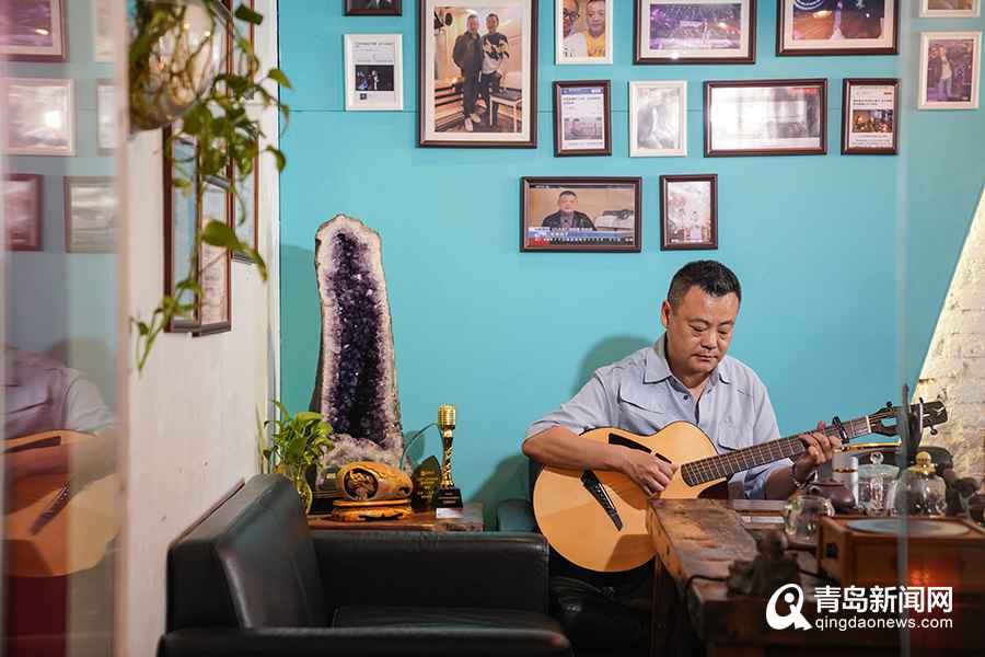 《八大关》主唱张文成父亲节发新歌 《火车往北开》回到有爸爸的时光