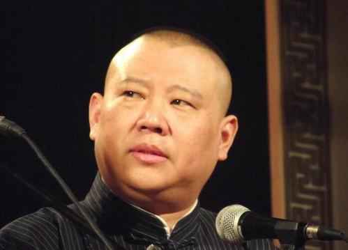 为德云社纠错表示欢迎,可你暴跳如雷的表演过于夸张,蹭热度罢了