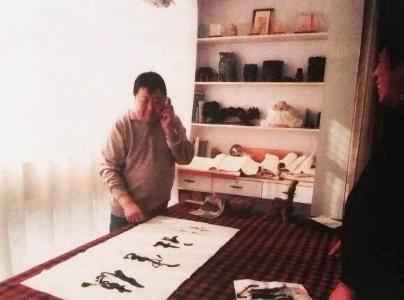 为德云社纠错表示欢迎,可你暴跳如雷的表演过于夸张,蹭热度罢了