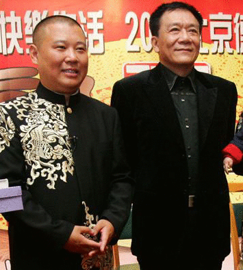 为德云社纠错表示欢迎,可你暴跳如雷的表演过于夸张,蹭热度罢了