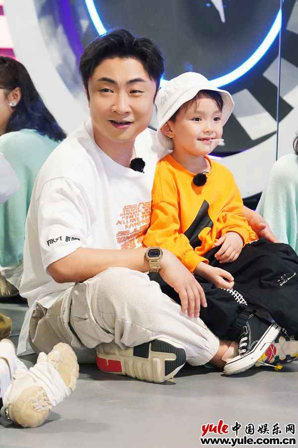 《这就是街舞》乔杉与萌娃齐舞大秀 B-boy杉舞魂觉醒