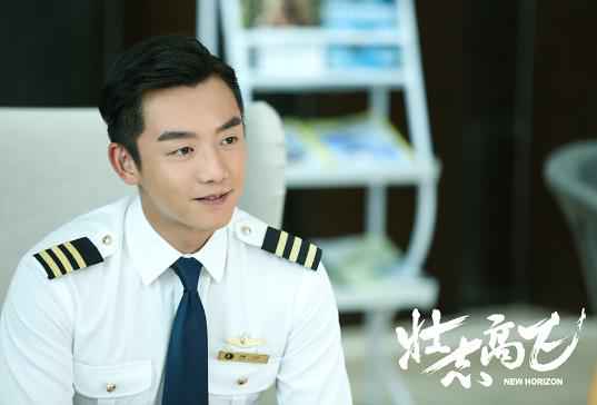 韩红献唱《壮志高飞》主题曲 陈乔恩郑恺脸颊啵啵