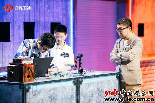 紧急呼叫！《超脑少年团》今晚要“造”手机了