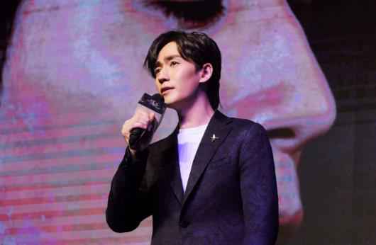 朱一龙亮相《镇魂》开播发布会 宜古宜今获封“眼技派”