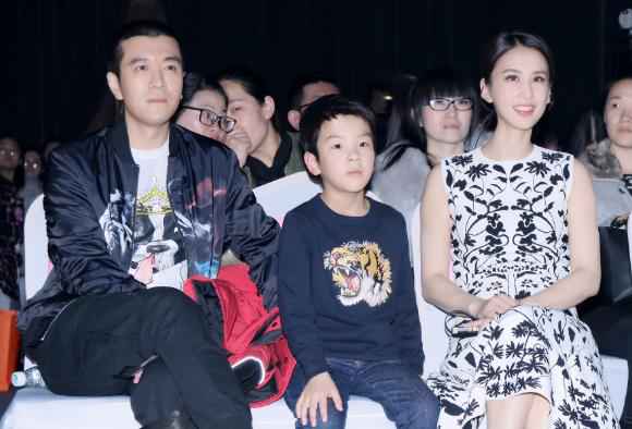 “黄圣依安迪”登上微博热搜第一，黄圣依表态要做真正的超人妈妈