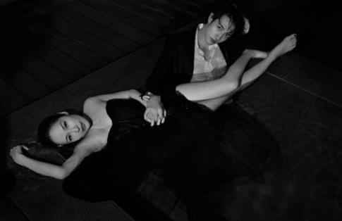 萧亚轩黄皓合体拍摄MV 深情献上与男友荧幕初吻