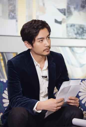 正能量演员陈晓亮相《信中国》用语言的力量传递时代的信念