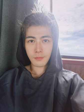 陈学冬下海遭水母螫 像被万只毒蚊子咬了