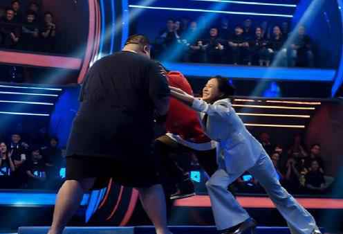 《机会来了》曹颖倪虹洁合力对抗360斤摔角手