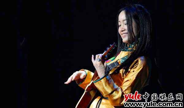 斯琴格日乐新单《花儿为什么这样红》正式上线 音乐着的人何其幸运