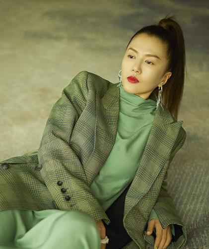 世警会成都开幕 成龙谭维维携手献唱主题曲