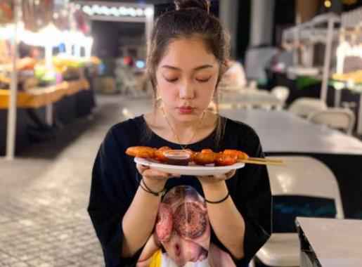 青春无限才华横溢 希林娜依·高新作品即将上线