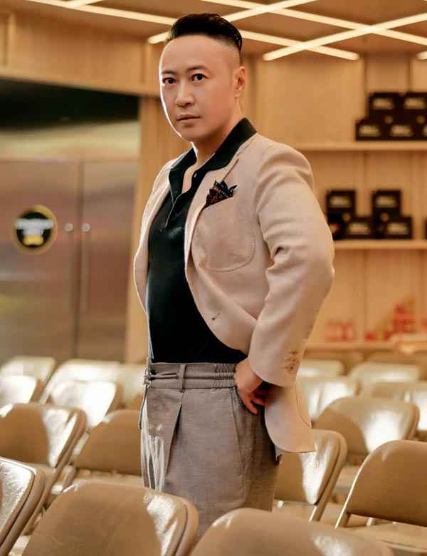 叶烽 | 拓荒小队的使命