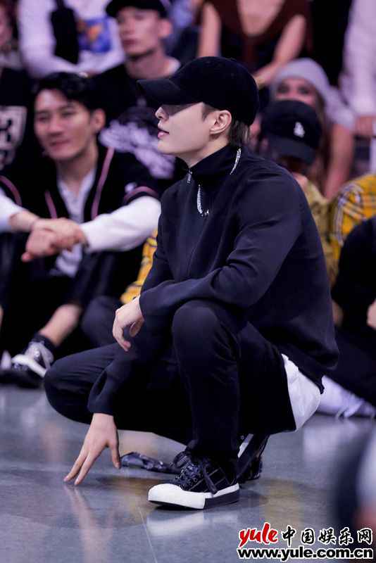 张艺兴《这就是街舞4》队长cypher 高难度大招炸裂全场