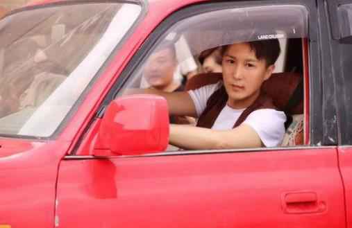 新戏沙漠开拍 歌手演员章磊不惧烈日向阳而生