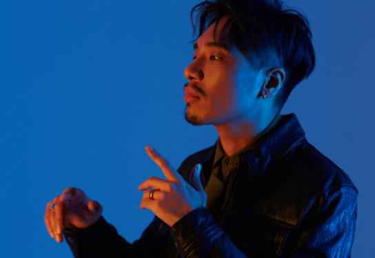 首支情歌来袭!孙骁《落尘埃》多元碰撞解码新领域