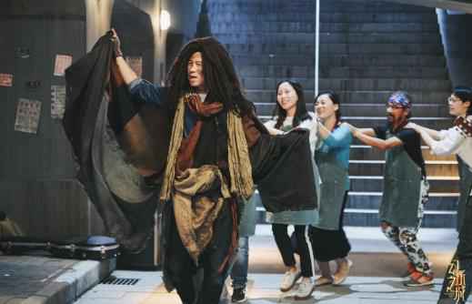 《幻乐之城》朱一龙演绎小人物救赎 王雷“二秀”唱演原创音乐《蚂蚁》