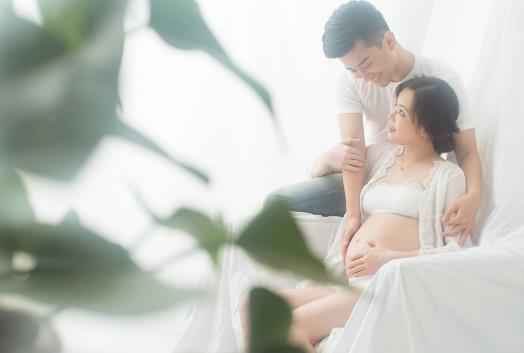 郭晶晶鞠萍力荐 张效诚电台节目暖心寄语妻儿引期待