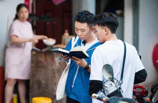 湖南卫视《快乐哆唻咪》杨迪拍西湖十景引爆笑