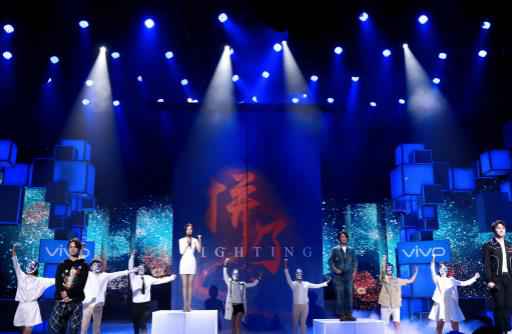 佟丽娅做客快本显率性可爱 脑力全开“拼”出整期快乐