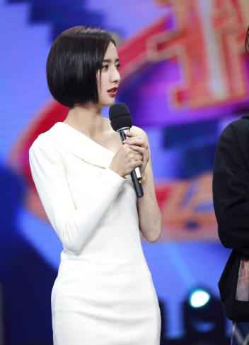 佟丽娅做客快本显率性可爱 脑力全开“拼”出整期快乐