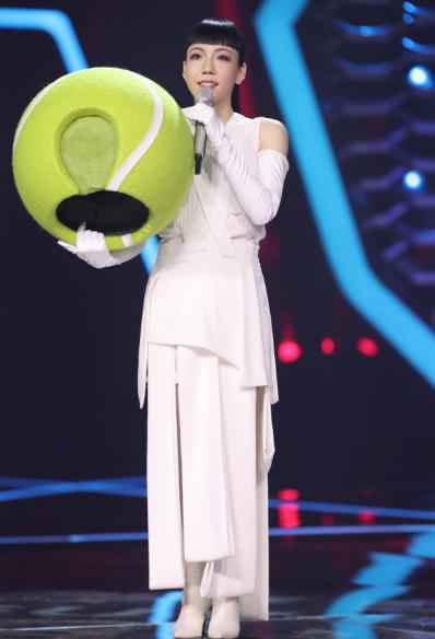 吴莫愁登《蒙面唱将3》鬼马搞笑 好歌不断尽显扎实唱功