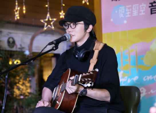“唱”谈八年音乐路 金曲唱作人谢震廷讲述何以为家