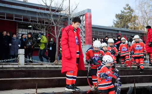 《大冰小将》客场第二站来袭 易烊千玺潘思言谈心 雷佳音变最忙“奶爸”