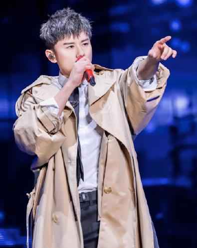 张杰说错和谢娜结婚年份 网友：回家要跪搓衣板了