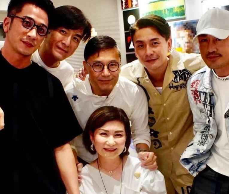 吴卓羲41岁生日庆生 不会老男神情路坎坷