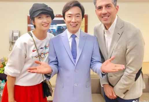 梁咏琪夫妇现身支持费玉清 回忆与小哥往昔感慨深