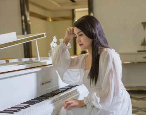 音乐才女袁洁琼全新音乐作品《我的琴声里》甜美首播