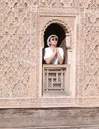 “花样团”秒变“小当家”暖心慰问中国医疗队 张歆艺、金晨遭遇“煤气惊魂”惊声尖叫