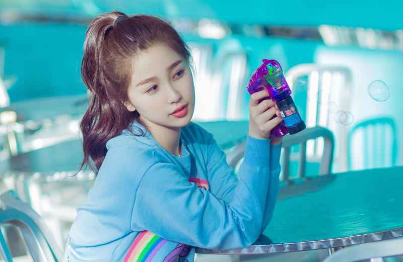 做作女孩虞书欣笑料不断，人送外号快乐小喷泉