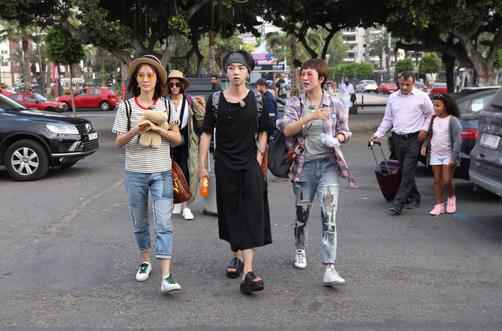 《旅途的花样》开启摩洛哥之旅“花样团”菲斯古城“做苦力”