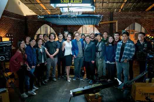 深入美国电影工业 美女制片人好莱坞“从军记”