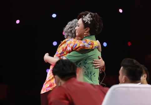 贾金金《笑声传奇》爆笑登场 十年喜剧之路不忘初心