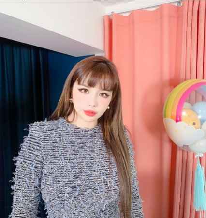 朴春晒高颜值亲姐照曝光 空灵气质五官神似宋智孝