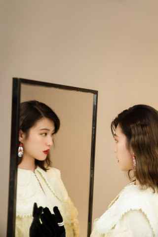 闪回青春对话自己 曾咏欣创作《N FOR NOW》正式上线