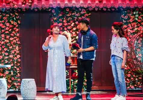 超精彩！憨豆先生叫板郭德纲 欲争《欢乐喜剧人》掌门人