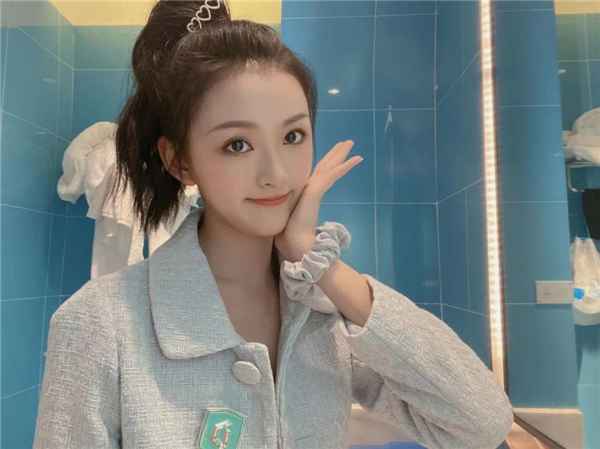 舞蹈生王奕婷憾别舞台，全力投身影视，散发别样光彩