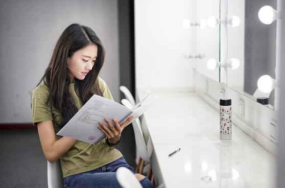 徐梦迪加盟音乐剧《白夜行》 分饰两角,未来可期