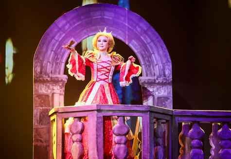 蔡明崩溃了!助阵常远加盟《欢乐喜剧人》