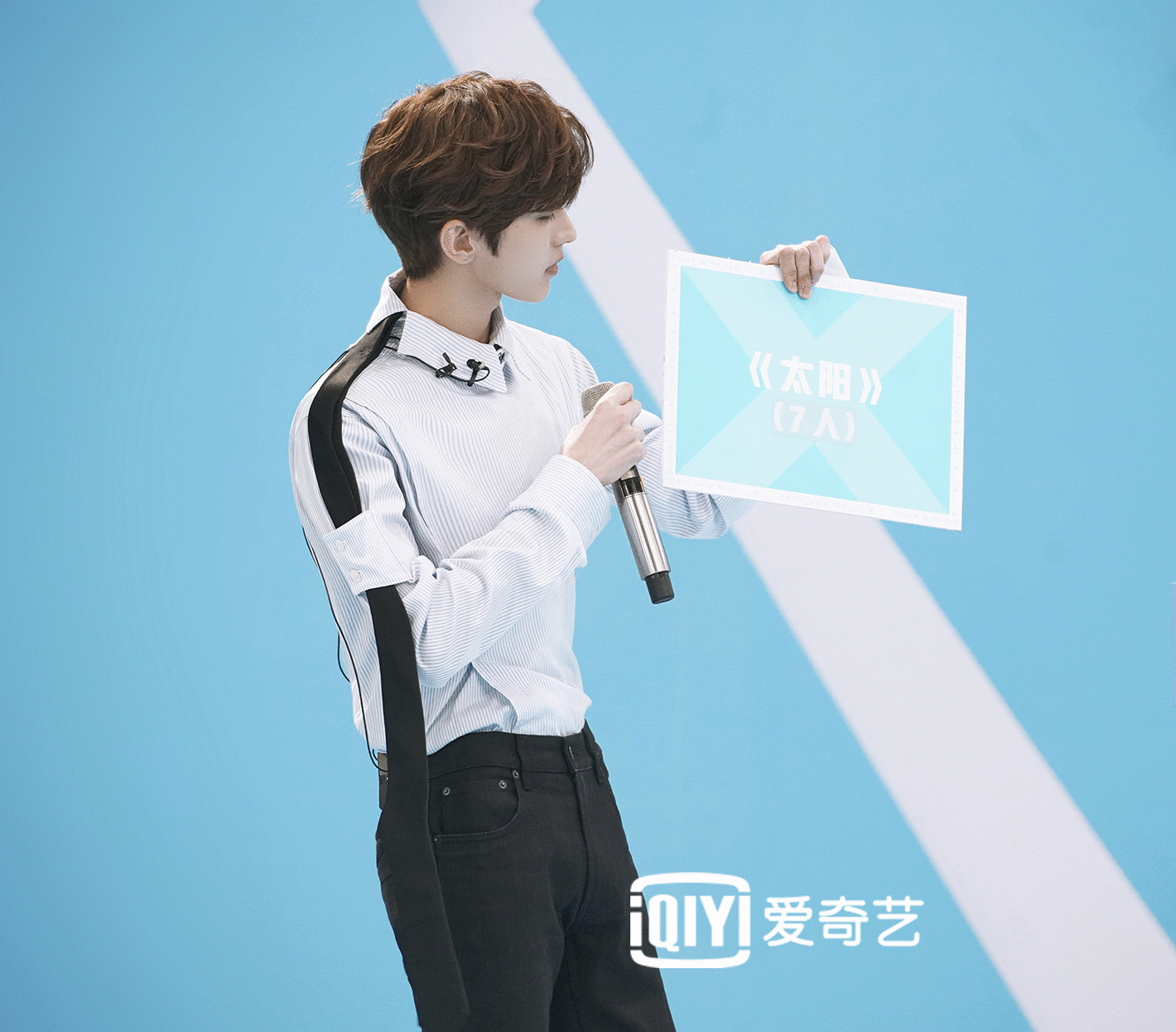 《青春有你2》开启全新赛段 蔡徐坤为训练生纠正细节